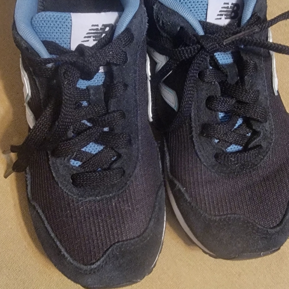 New Balance - Picture 4 of 8